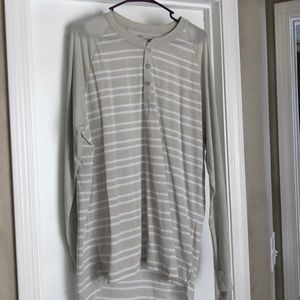 Men’s long-sleeved top